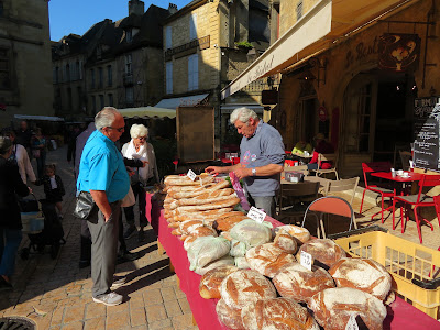 Sarlat Saturday Market à Sarlat-la-Canéda