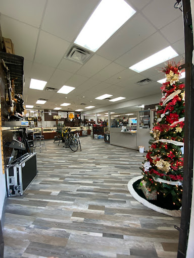 Pawn Shop «Pine Ridge Pawn & Jewelry», reviews and photos, 2033 Pine Ridge Rd #4, Naples, FL 34109, USA