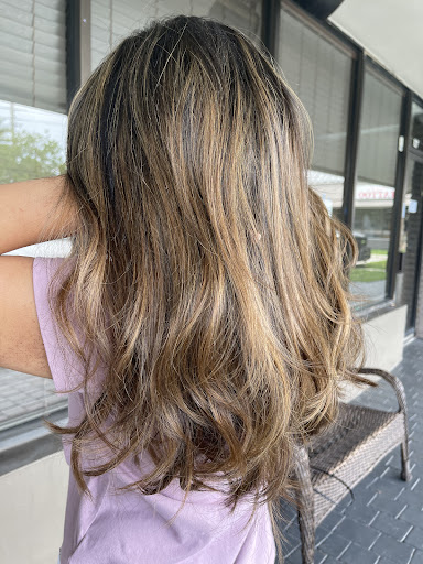 Beauty Salon «Illusions Hair Salon», reviews and photos, 2769 E Oakland Park Blvd, Fort Lauderdale, FL 33306, USA