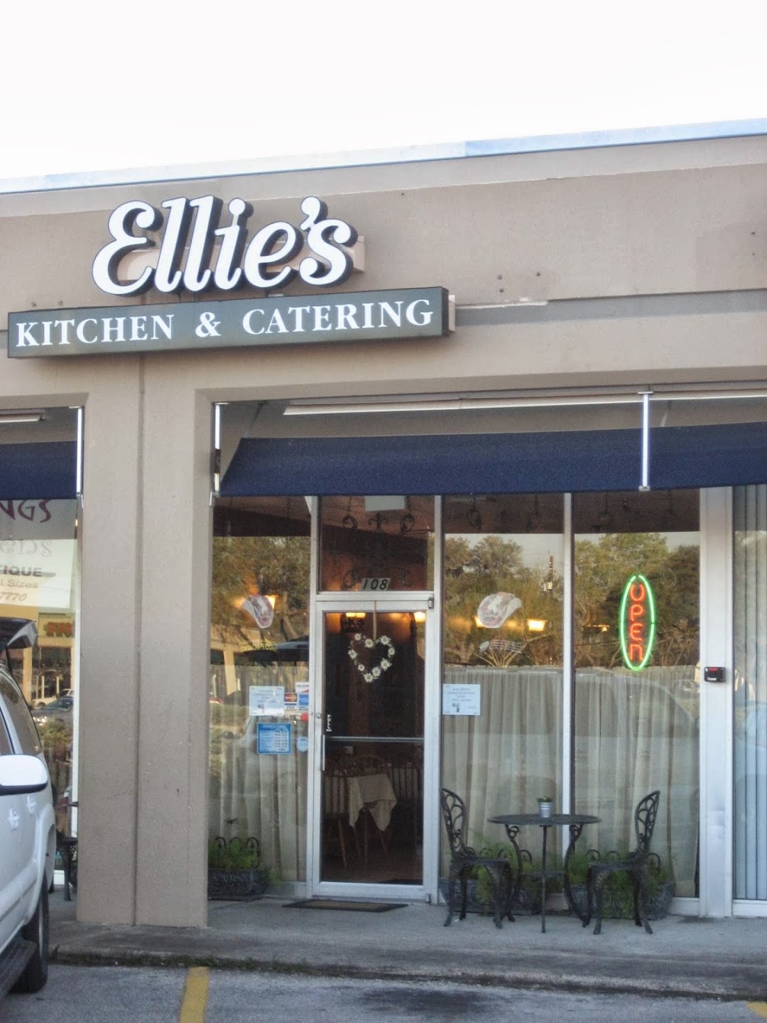 Ellies Kitchen & Catering LLC