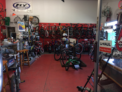 Skate Shop «Fall Line», reviews and photos, 302 Lewis St, Silverton, OR 97381, USA