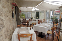 Atmosphère du Restaurant français Le Relais de Sully à Gluiras - n°6