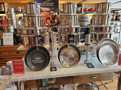 Kitchen Supply Store «Williams-Sonoma», reviews and photos, 13499 S Cleveland Ave #157, Fort Myers, FL 33907, USA