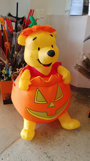 Thrift Store «Goodwill Central Texas - Macfarlane Center & Computer Works», reviews and photos