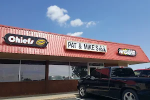 Pat & Mike's Bar image