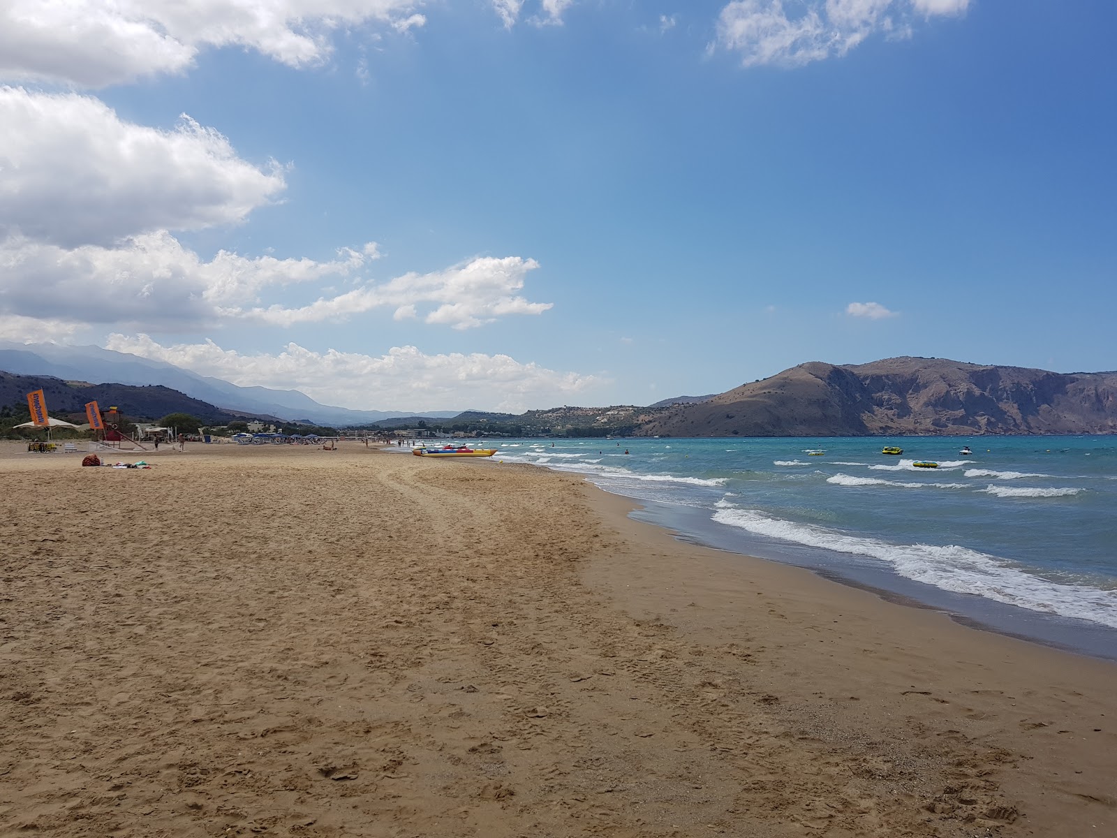 Foto di Peristeras Beach - luogo popolare tra gli intenditori del relax