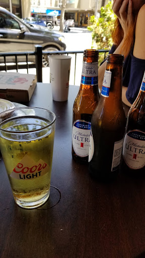 Pizza Restaurant «Round Table Pizza Downtown Willow Glen - Lincoln Ave», reviews and photos, 1175 Lincoln Ave, San Jose, CA 95125, USA