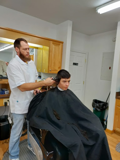 Barber Shop «Eagles Nest Barbershop», reviews and photos, 61 Eagles Nest Rd, Waynesville, NC 28786, USA