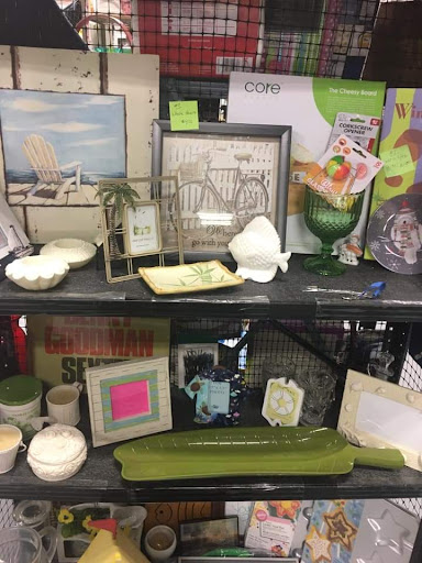 Flea Market «Peddlers Market», reviews and photos, 501 Euclid Ave, Colonial Beach, VA 22443, USA