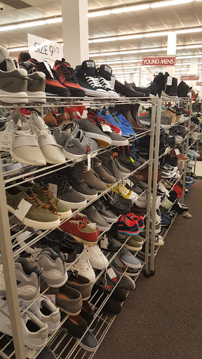 Clothing Store «Burlington Coat Factory», reviews and photos, 9321 Telegraph Rd, Redford Charter Twp, MI 48239, USA