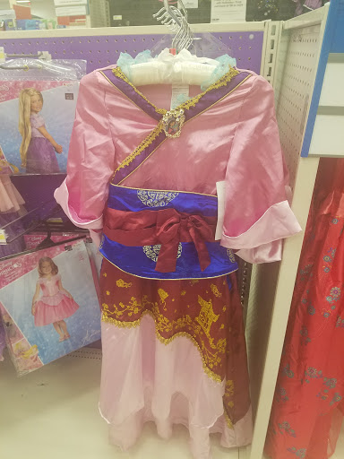 Shopping Mall «Richardson Square», reviews and photos, 501 S Plano Rd, Richardson, TX 75081, USA