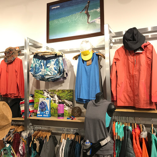 Outdoor Sports Store «Clear Water Outdoor - Lake Geneva», reviews and photos, 744 W Main St, Lake Geneva, WI 53147, USA