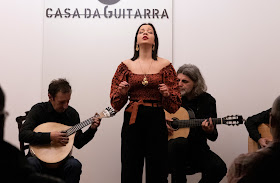 Fado no Porto (por Casa da Guitarra)