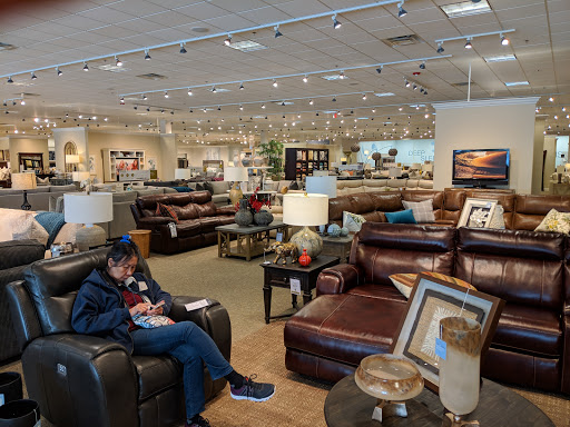 Furniture Store «Havertys Furniture», reviews and photos, 2940 Apalachee Pkwy, Tallahassee, FL 32301, USA