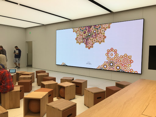 Computer Store «Apple Northbrook», reviews and photos, 1310 Northbrook Ct, Northbrook, IL 60062, USA