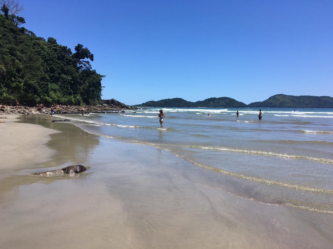 Photo de Plage de Barra do Una avec rivage droit, long