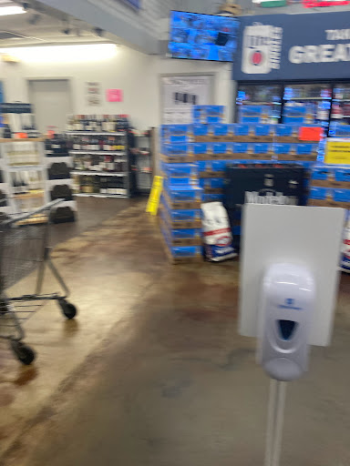 Liquor Store «Davis Liquor Outlet», reviews and photos, 1406 N Waco Ave, Wichita, KS 67203, USA