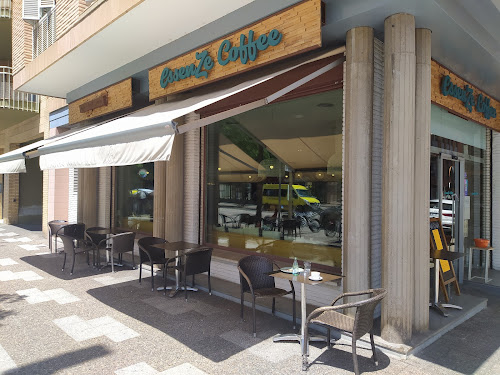 Essenze Coffee - Coffee Bread & Wines en Girona