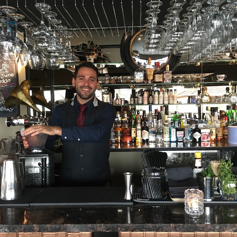 Oak Alley Cocktail Bar