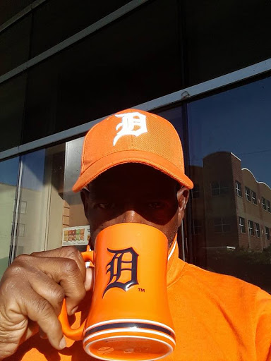 Dry Cleaner «University Dry Cleaners», reviews and photos, 4704 Cass Ave, Detroit, MI 48201, USA