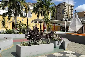 Plaza el Encuentro image