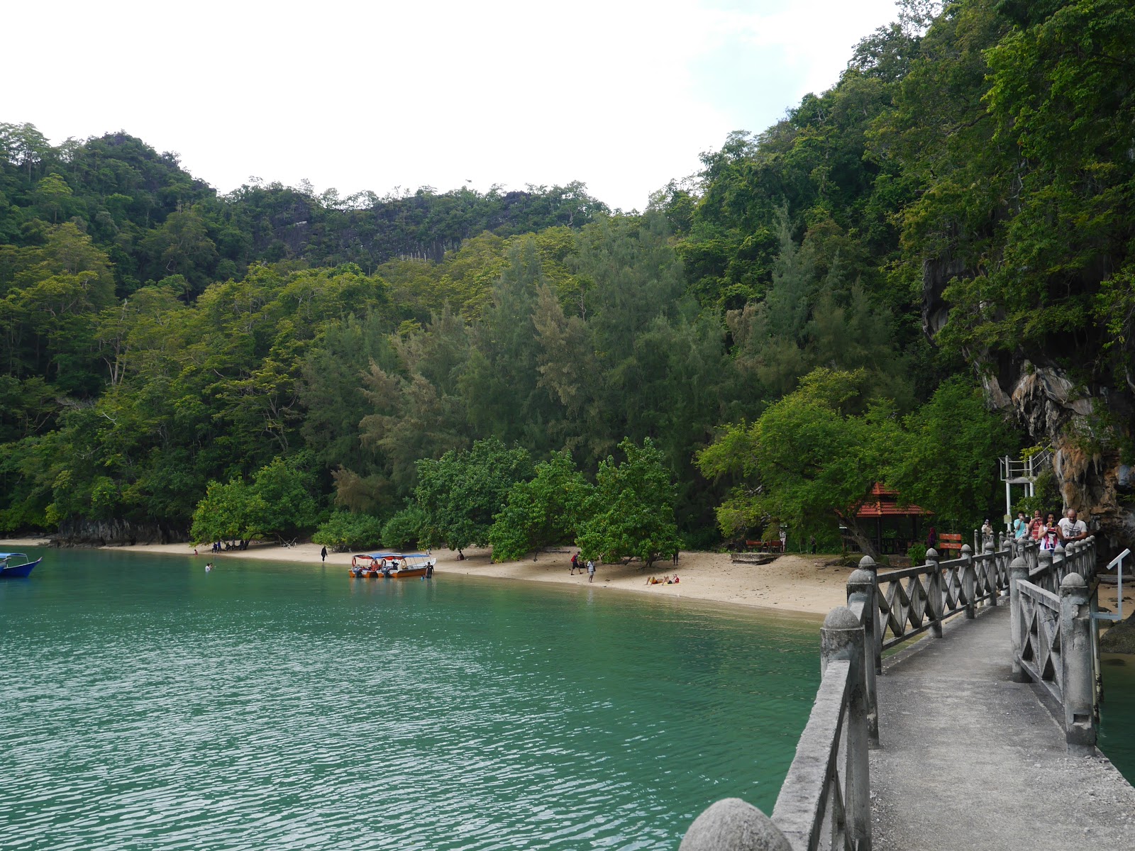 Photo of Cherita Cave Beach with partly clean level of cleanliness