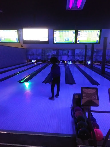 Bowling Alley «Air Lanes Bowling Center», reviews and photos, 4200 Fleur Dr, Des Moines, IA 50321, USA