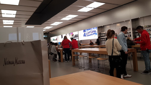 Apple Fashion Island image