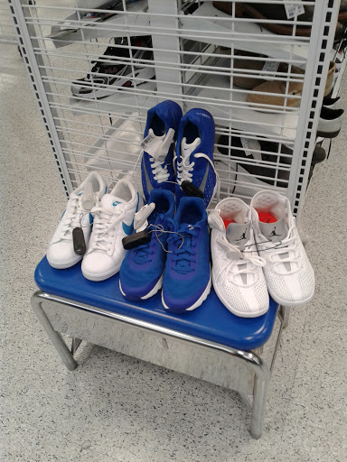 Clothing Store «Ross Dress for Less», reviews and photos, 2180 MacArthur Rd, Whitehall, PA 18052, USA