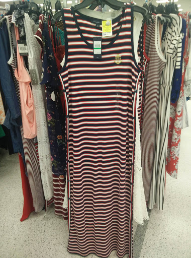 Clothing Store «Ross Dress for Less», reviews and photos, 1700 Lake Woodlands Dr, The Woodlands, TX 77380, USA