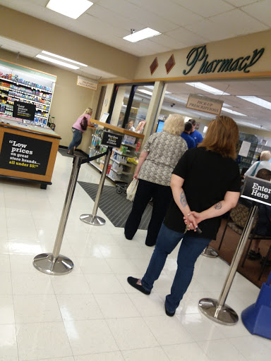 Grocery Store «Kroger», reviews and photos, 1735 N Memorial Dr, Lancaster, OH 43130, USA