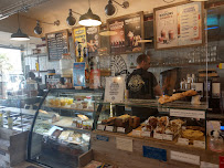 Atmosphère du Restauration rapide BAGELSTEIN • Bagels & Coffee shop à Rochefort - n°10