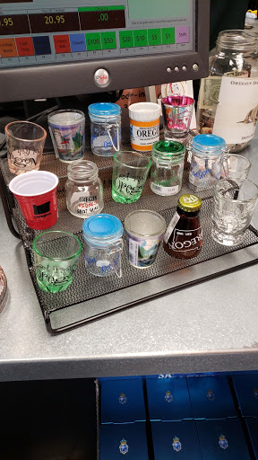 Liquor Store «Hyland Hills Liquor Store», reviews and photos, 14334 SW Allen Blvd, Beaverton, OR 97005, USA