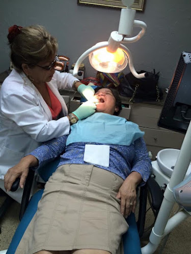 Dra. Sonia Carvajal Ch. - Dentista