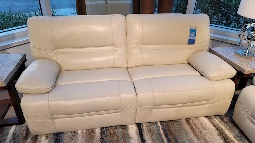 Furniture Store «Rooms To Go & Rooms To Go Kids Furniture Store - Miami International (Doral)», reviews and photos, 10623 NW 12th St, Doral, FL 33172, USA