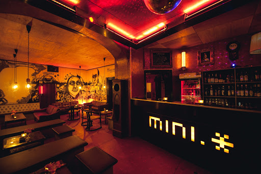 Minimal Bar
