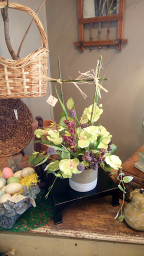 Florist «Wild Rose Florist», reviews and photos, 217 S Lincolnway St, North Aurora, IL 60542, USA