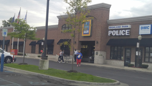 ALDI, 15111 Woodward Ave, Highland Park, MI 48203, USA, 