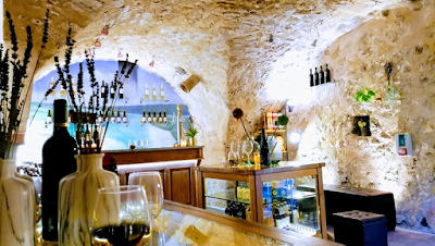 La cave des moines à Moustiers-Sainte-Marie