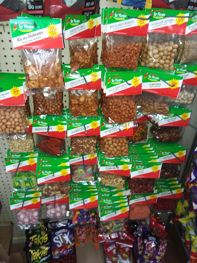 Liquor Store «Oakbrook Food & Liquor», reviews and photos, 17 W604 14th St, Oakbrook Terrace, IL 60181, USA