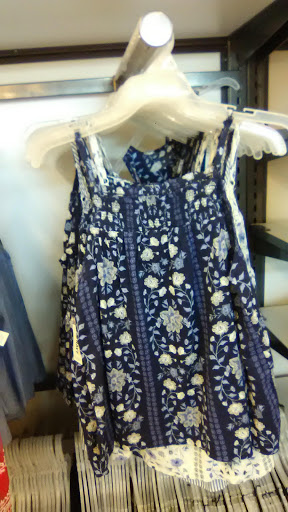 Clothing Store «Old Navy», reviews and photos, 1730 W Fullerton Ave, Chicago, IL 60614, USA