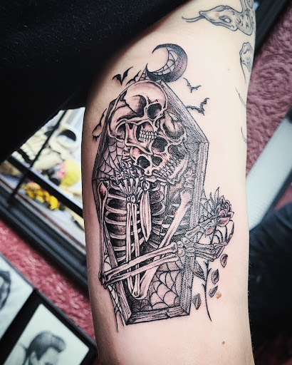 Tattoo Shop «American Graffiti Tattoos», reviews and photos, 630 W Grand River Ave, Brighton, MI 48116, USA