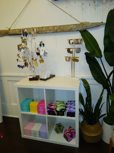 Day Spa «Sass Beauty and Massage (formerly Bloom Organic Body)», reviews and photos, 222 NE 4th Ave, Camas, WA 98607, USA