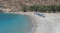 Kaminakia Plajı'in fotoğrafı küçük koy ile birlikte