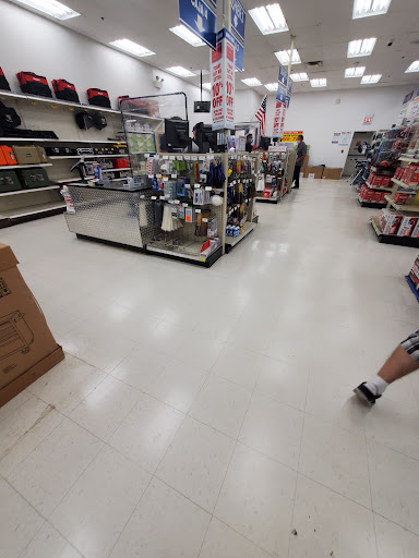 Hardware Store «Harbor Freight Tools», reviews and photos, 7600 la Crosse Ave, Burbank, IL 60459, USA
