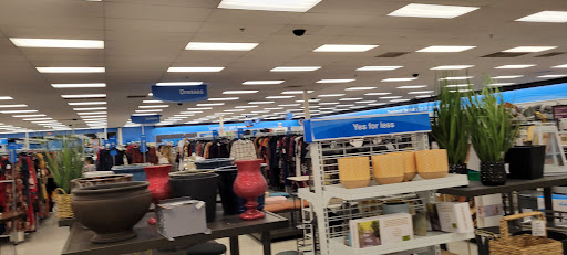 Clothing Store «Ross Dress for Less», reviews and photos, 380 Marketplace Blvd, Hamilton Township, NJ 08691, USA
