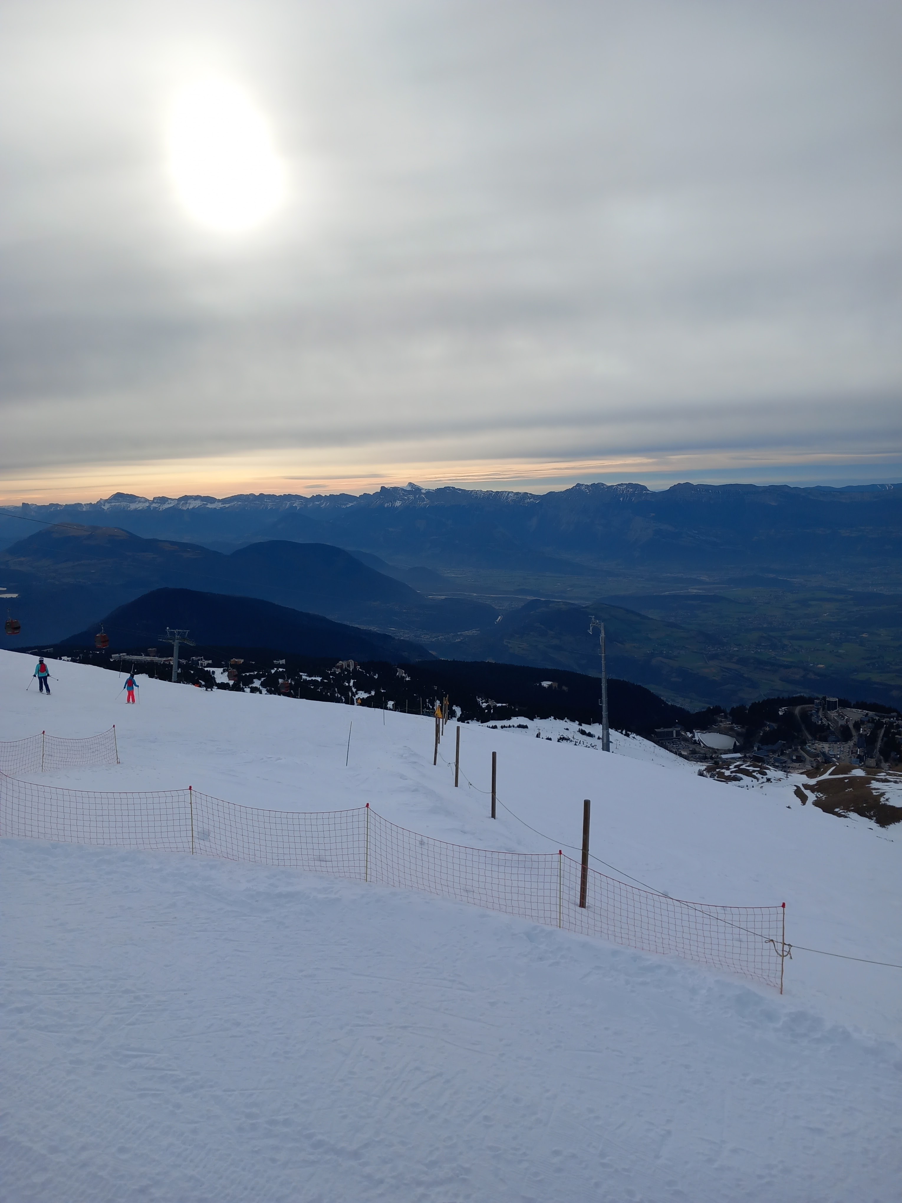 Photo n° 2 de l'avis de Emi. fait le 27/02/2024 à 18:04