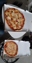 Pepperoni du Pizzas à emporter Show Pizz à Laval - n°1