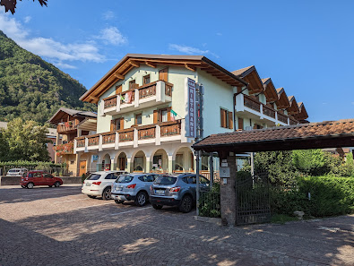 Hotel al Caminetto Via C. Battisti, 7, 38034 Cembra TN, Italia