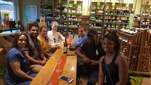 Wine Store «House Wine», reviews and photos, 644 High St, Columbus, OH 43085, USA